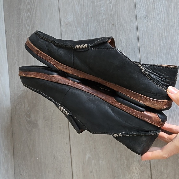 OluKai Men's Moloa Black Leather Loafers Slip On Shoes Sz 10 - Picture 9 of 12